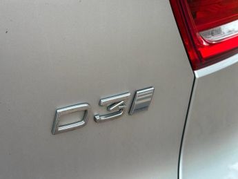 VOLVO XC40 2.0 D3 Inscription Pro SUV 5dr Diesel Auto Euro 6 (s/s) (150 ps)