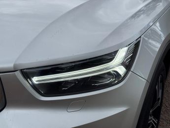 VOLVO XC40 2.0 D3 Inscription Pro SUV 5dr Diesel Auto Euro 6 (s/s) (150 ps)