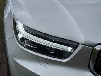 VOLVO XC40 2.0 D3 Inscription Pro SUV 5dr Diesel Auto Euro 6 (s/s) (150 ps)