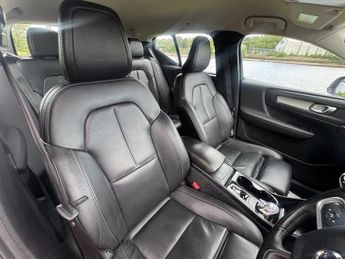 VOLVO XC40 2.0 D3 Inscription Pro SUV 5dr Diesel Auto Euro 6 (s/s) (150 ps)