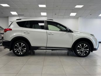 TOYOTA RAV4 2.2 D-CAT Invincible SUV 5dr Diesel Auto 4WD Euro 5 (150 ps)