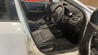 RENAULT MEGANE 1.5 dCi Dynamique Nav Hatchback 5dr Diesel Manual Euro 6 (s/s) (