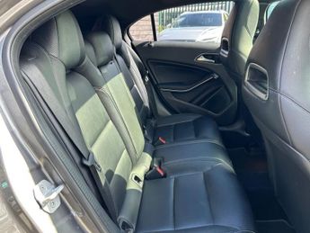 MERCEDES-BENZ A-CLASS 2.1 A220d AMG Line (Premium Plus) Hatchback 5dr Diesel 7G-DCT 4M