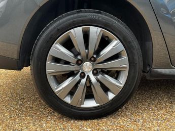 PEUGEOT 3008 1.6 BlueHDi Active SUV 5dr Diesel ETG Euro 6 (s/s) (120 ps)