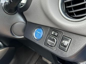 TOYOTA YARIS 1.5 VVT-h Icon Hatchback 5dr Petrol Hybrid E-CVT Euro 6 (101 ps)