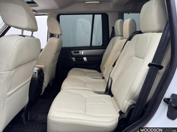 LAND ROVER DISCOVERY 4 3.0 SD V6 HSE SUV 5dr Diesel Auto 4WD Euro 5 (s/s) (255 bhp)