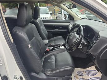 MITSUBISHI OUTLANDER 2.0h 12kWh GX4h SUV 5dr Petrol Plug-in Hybrid CVT 4WD Euro 5 (s/