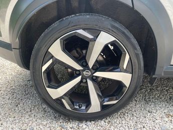 NISSAN JUKE 1.0 DIG-T Tekna SUV 5dr Petrol DCT Auto 