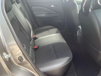 NISSAN JUKE 1.0 DIG-T Tekna SUV 5dr Petrol DCT Auto 
