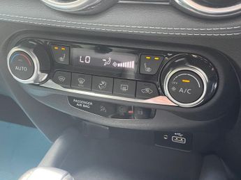 NISSAN JUKE 1.0 DIG-T Tekna SUV 5dr Petrol DCT Auto 
