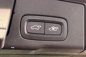 VOLVO XC60 2.0h T6 Recharge 11.6kWh Inscription Expression SUV 5dr Petrol P
