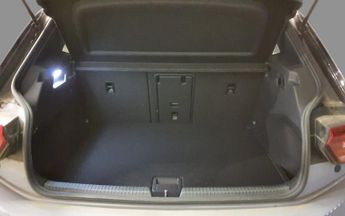 VOLKSWAGEN ID.3 Pro 58kWh Family Hatchback 5dr Electric Auto (145 ps) Front / Re