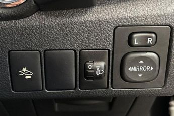TOYOTA AURIS 1.8 VVT-h Icon Tech Hatchback 5dr Petrol Hybrid CVT Euro 6 (s/s)