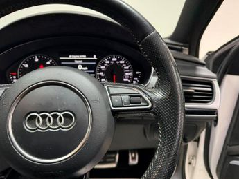 AUDI A6 AVANT 2.0 TDI ultra Black Edition Estate 5dr Diesel S Tronic Euro 6 (s