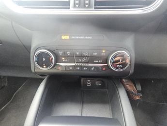 FORD KUGA 2.5h Duratec Vignale SUV 5dr Petrol Hybrid CVT Euro 6 (s/s) (190