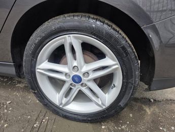 FORD FOCUS 1.0T EcoBoost Zetec Hatchback 5dr Petrol Manual Euro 6 (s/s) (12