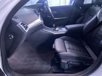 BMW 3 SERIES 2.0 318d MHT M Sport Touring 5dr Diesel Hybrid Auto Euro 6 (s/s)