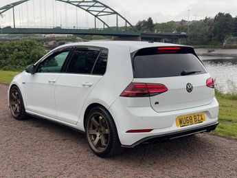VOLKSWAGEN GOLF 2.0 TSI R Hatchback 5dr Petrol DSG 4Motion Euro 6 (s/s) (310 ps)