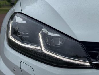 VOLKSWAGEN GOLF 2.0 TSI R Hatchback 5dr Petrol DSG 4Motion Euro 6 (s/s) (310 ps)