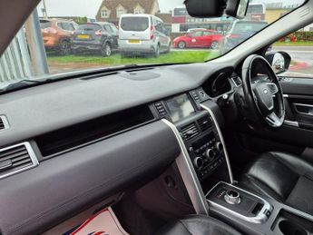 LAND ROVER DISCOVERY SPORT 2.0 TD4 SE SUV 5dr Diesel Auto 4WD Euro 6 (s/s) (180 ps)
