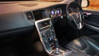 VOLVO V60 2.4 D5 SE Lux Estate 5dr Diesel Geartronic Euro 5 (215 ps)