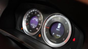 VOLVO V60 2.4 D5 SE Lux Estate 5dr Diesel Geartronic Euro 5 (215 ps)
