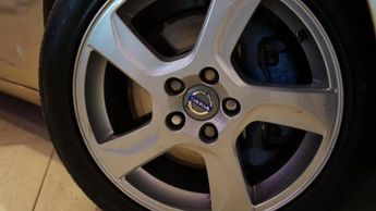 VOLVO V60 2.4 D5 SE Lux Estate 5dr Diesel Geartronic Euro 5 (215 ps)