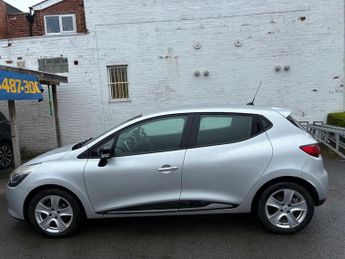 RENAULT CLIO 1.2 16V Dynamique MediaNav Hatchback 5dr Petrol Manual Euro 5 (7
