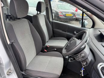 RENAULT GRAND MODUS 1.5 dCi Dynamique MPV 5dr Diesel Quickshift Euro 4 (86 ps)