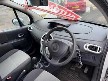 RENAULT GRAND MODUS 1.5 dCi Dynamique MPV 5dr Diesel Quickshift Euro 4 (86 ps)
