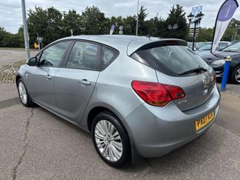 VAUXHALL ASTRA 1.6 16v Excite Hatchback 5dr Petrol Manual Euro 5 (115 ps)