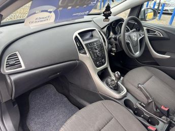 VAUXHALL ASTRA 1.6 16v Excite Hatchback 5dr Petrol Manual Euro 5 (115 ps)