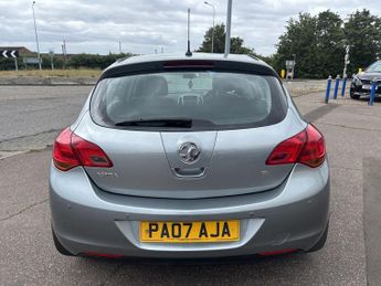 VAUXHALL ASTRA 1.6 16v Excite Hatchback 5dr Petrol Manual Euro 5 (115 ps)