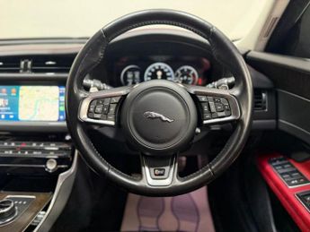 JAGUAR XF 3.0d V6 S Saloon 4dr Diesel Auto Euro 6 (s/s) (300 ps)