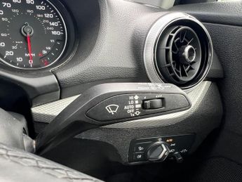 AUDI Q2 2.0 TDI 30 Technik S Tronic Euro 6 (s/s) 5dr