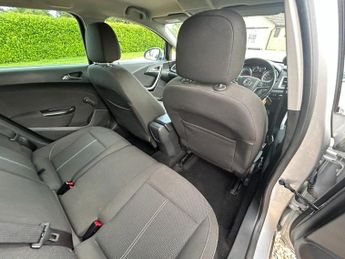 VAUXHALL ASTRA 1.6 16V SRi Sports Tourer 5dr Petrol Manual Euro 5 (115 ps)