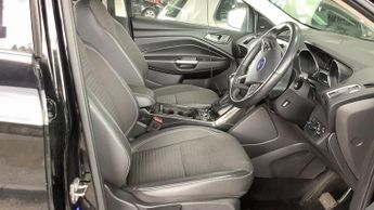 FORD KUGA 2.0 TDCi Titanium SUV 5dr Diesel Powershift Euro 6 (120 ps)
