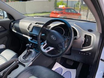 KIA SPORTAGE 2.0 CRDi KX-3 SUV 5dr Diesel Auto AWD Euro 5 (134 bhp)