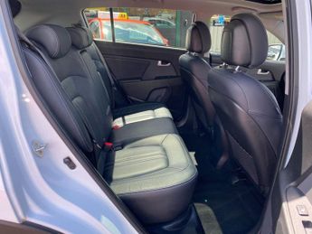 KIA SPORTAGE 2.0 CRDi KX-3 SUV 5dr Diesel Auto AWD Euro 5 (134 bhp)