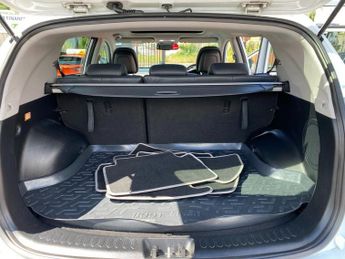 KIA SPORTAGE 2.0 CRDi KX-3 SUV 5dr Diesel Auto AWD Euro 5 (134 bhp)