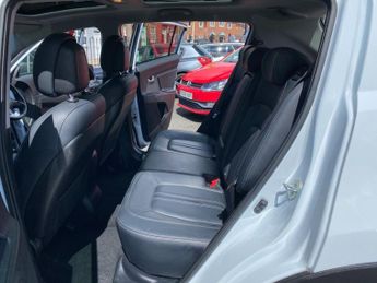 KIA SPORTAGE 2.0 CRDi KX-3 SUV 5dr Diesel Auto AWD Euro 5 (134 bhp)