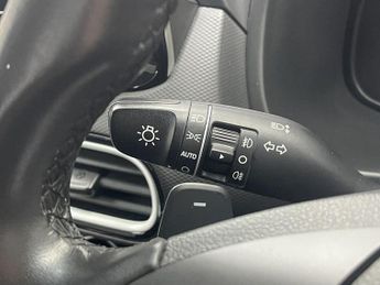 HYUNDAI KONA 1.6 h-GDi Premium SUV 5dr Petrol Hybrid DCT Euro 6 (s/s) (141 ps