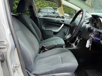 FORD FIESTA 1.6 Titanium Hatchback 5dr Petrol Manual (134 g/km, 118 bhp)