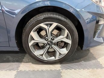 KIA CEED 1.6 CRDi 3 Sportswagon 5dr Diesel DCT Euro 6 (s/s) (114 bhp)