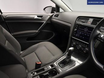 VOLKSWAGEN E-GOLF 35.8kWh e-Golf Hatchback 5dr Electric Auto (136 ps)
