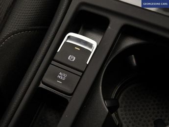 VOLKSWAGEN E-GOLF 35.8kWh e-Golf Hatchback 5dr Electric Auto (136 ps)