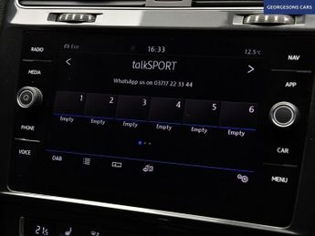 VOLKSWAGEN E-GOLF 35.8kWh e-Golf Hatchback 5dr Electric Auto (136 ps)