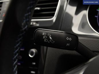 VOLKSWAGEN E-GOLF 35.8kWh e-Golf Hatchback 5dr Electric Auto (136 ps)