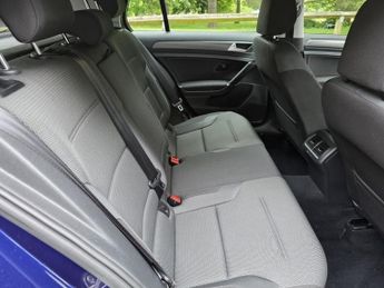 VOLKSWAGEN GOLF 1.5 TSI EVO BlueMotion Tech SE Nav Hatchback 5dr Petrol DSG Euro