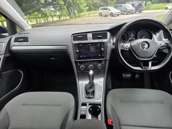 VOLKSWAGEN GOLF 1.5 TSI EVO BlueMotion Tech SE Nav Hatchback 5dr Petrol DSG Euro